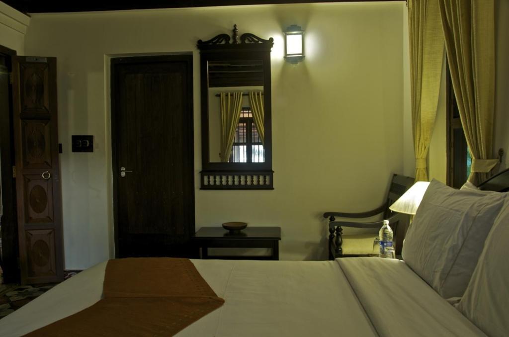 Plumeria Lake Resort & Spa Vayalār Exteriör bild
