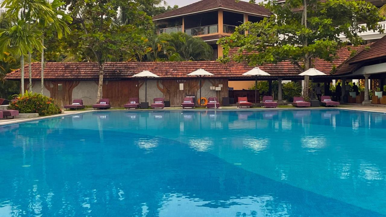 Plumeria Lake Resort & Spa Vayalār Exteriör bild