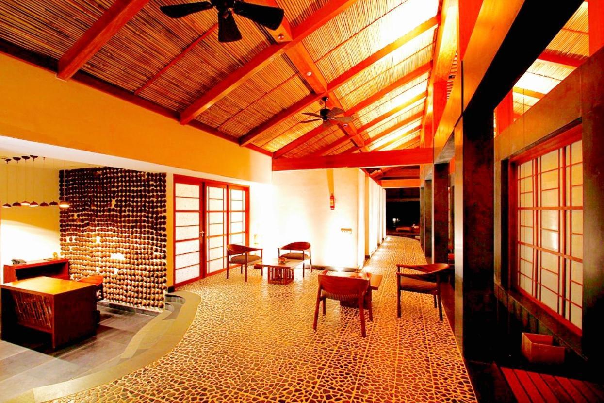 Plumeria Lake Resort & Spa Vayalār Exteriör bild