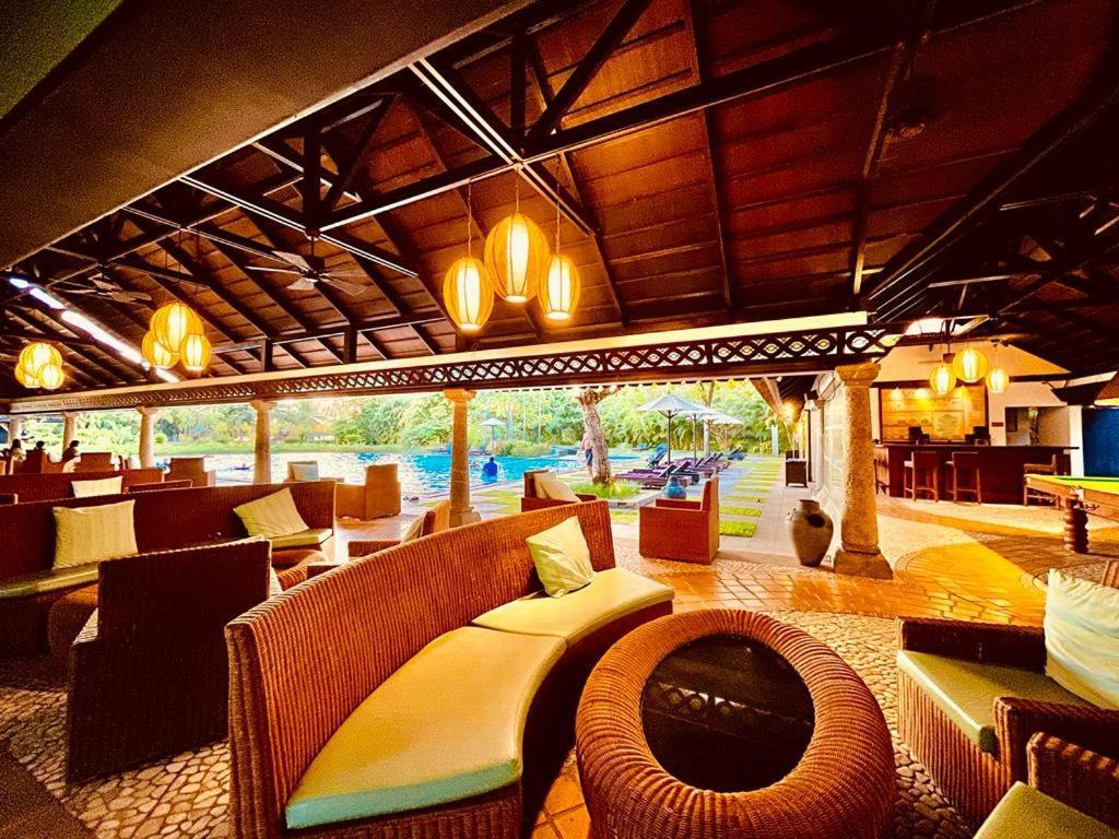 Plumeria Lake Resort & Spa Vayalār Exteriör bild