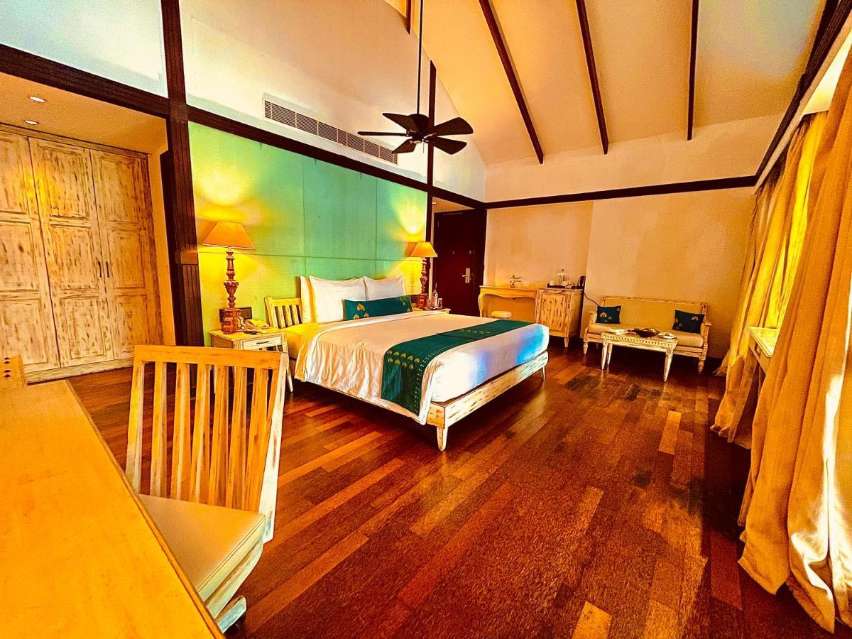 Plumeria Lake Resort & Spa Vayalār Exteriör bild