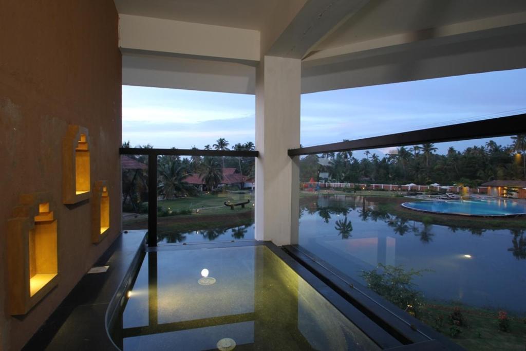 Plumeria Lake Resort & Spa Vayalār Exteriör bild