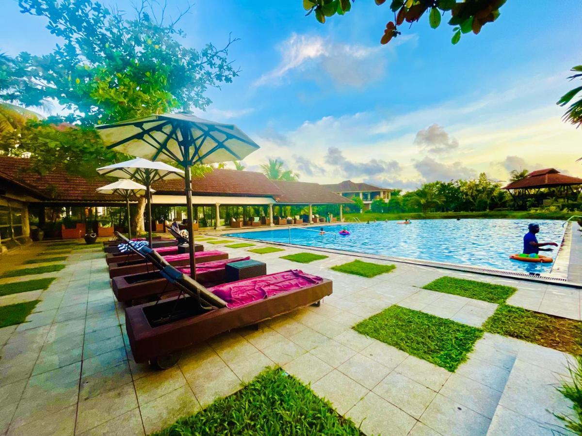 Plumeria Lake Resort & Spa Vayalār Exteriör bild